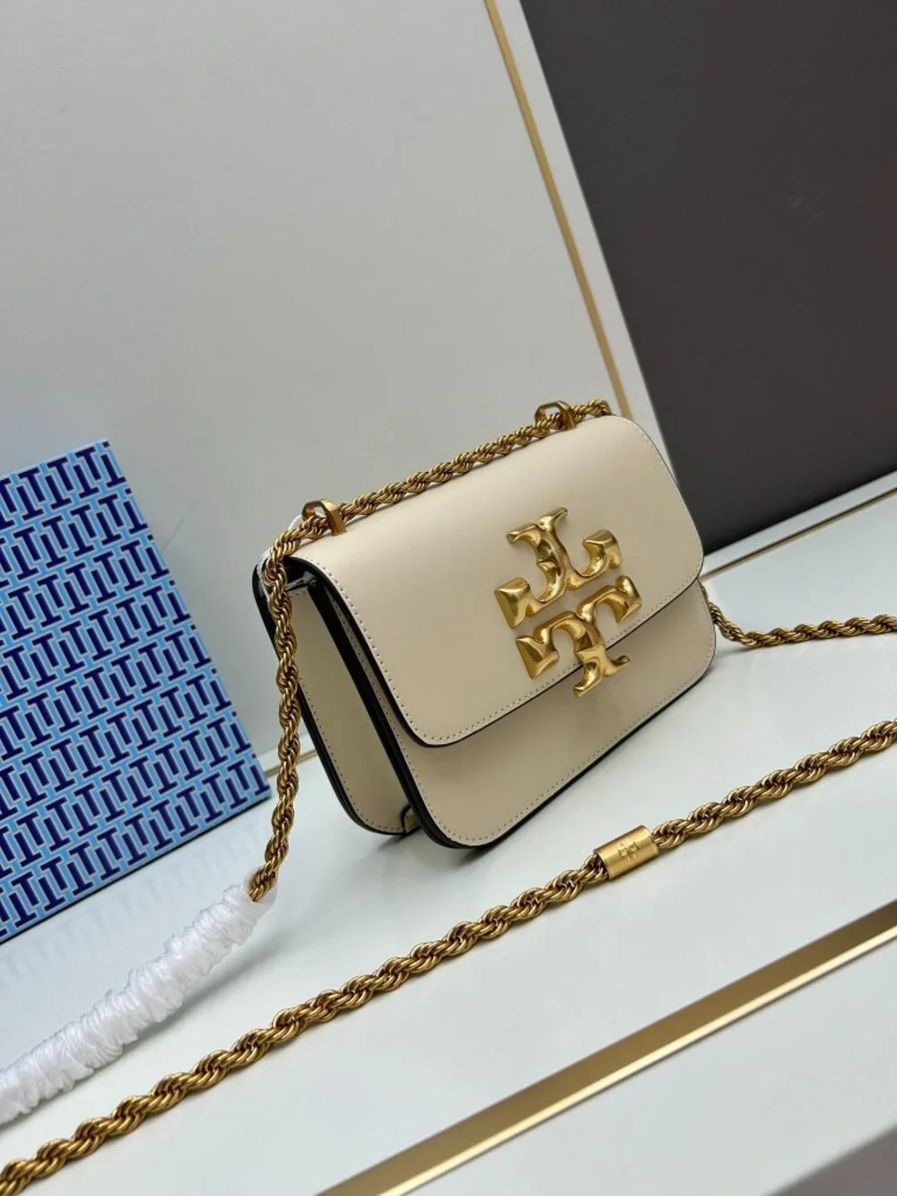 Eleanor Medium Cream Smooth Leather Adjustable Gold Twist Chain Crossbody Bag